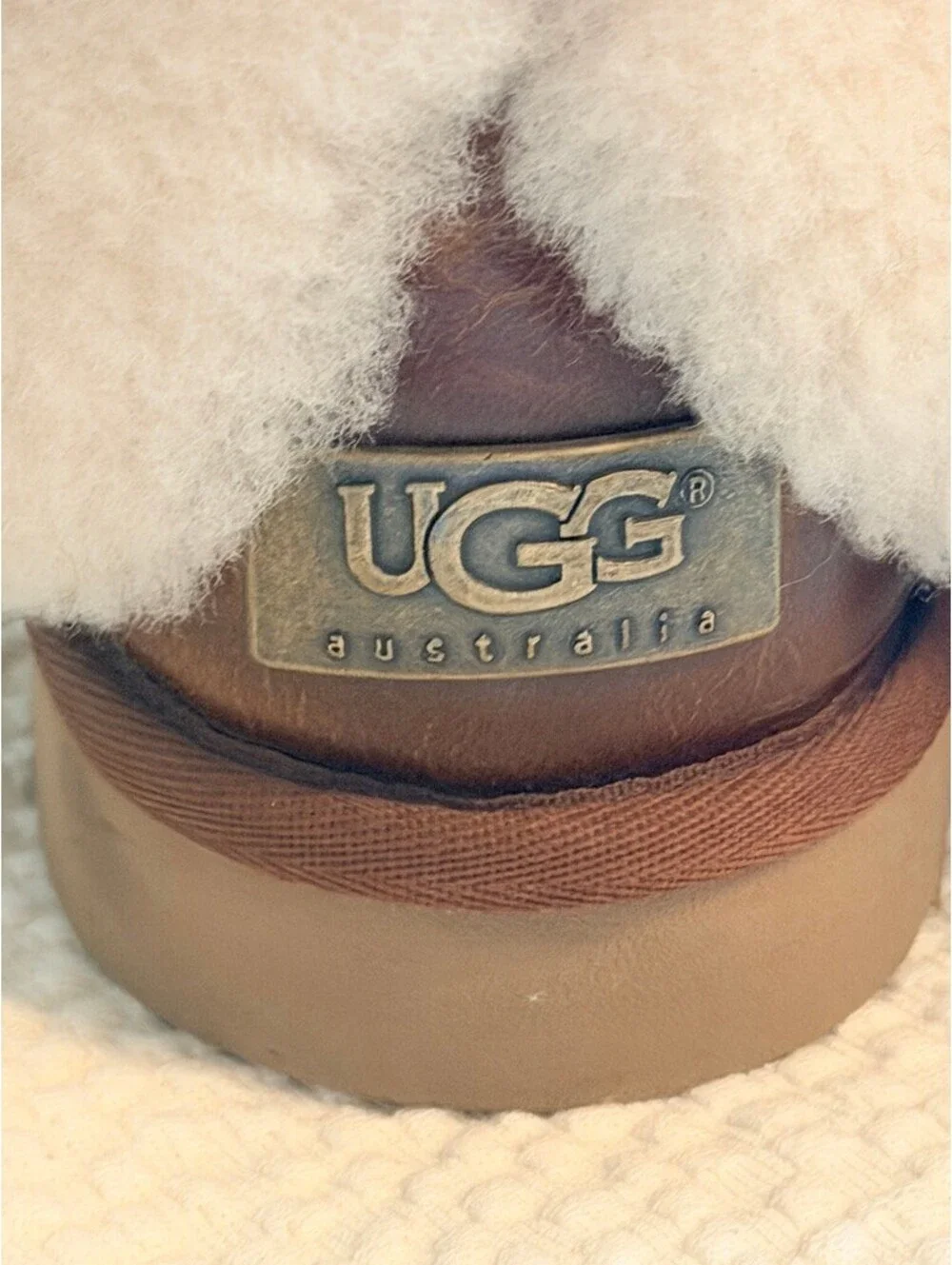 UGG Australia | Patten Leather Shearling Boots Women’s Size 8 | SKU xl017